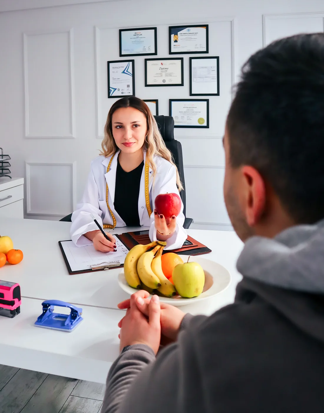 متخصص تغذیه گلد فیت برای رژیم اختصاصی و مشاوره آنلاین